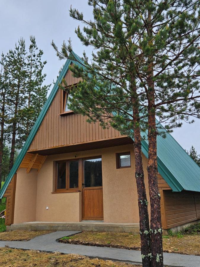 Vikendice Smolovic Chalet *
